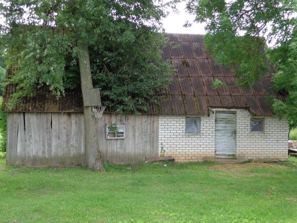 Czesław Miłosz i jego dom rodzinny 14 Ostatnie domy we wsi Szetejnie